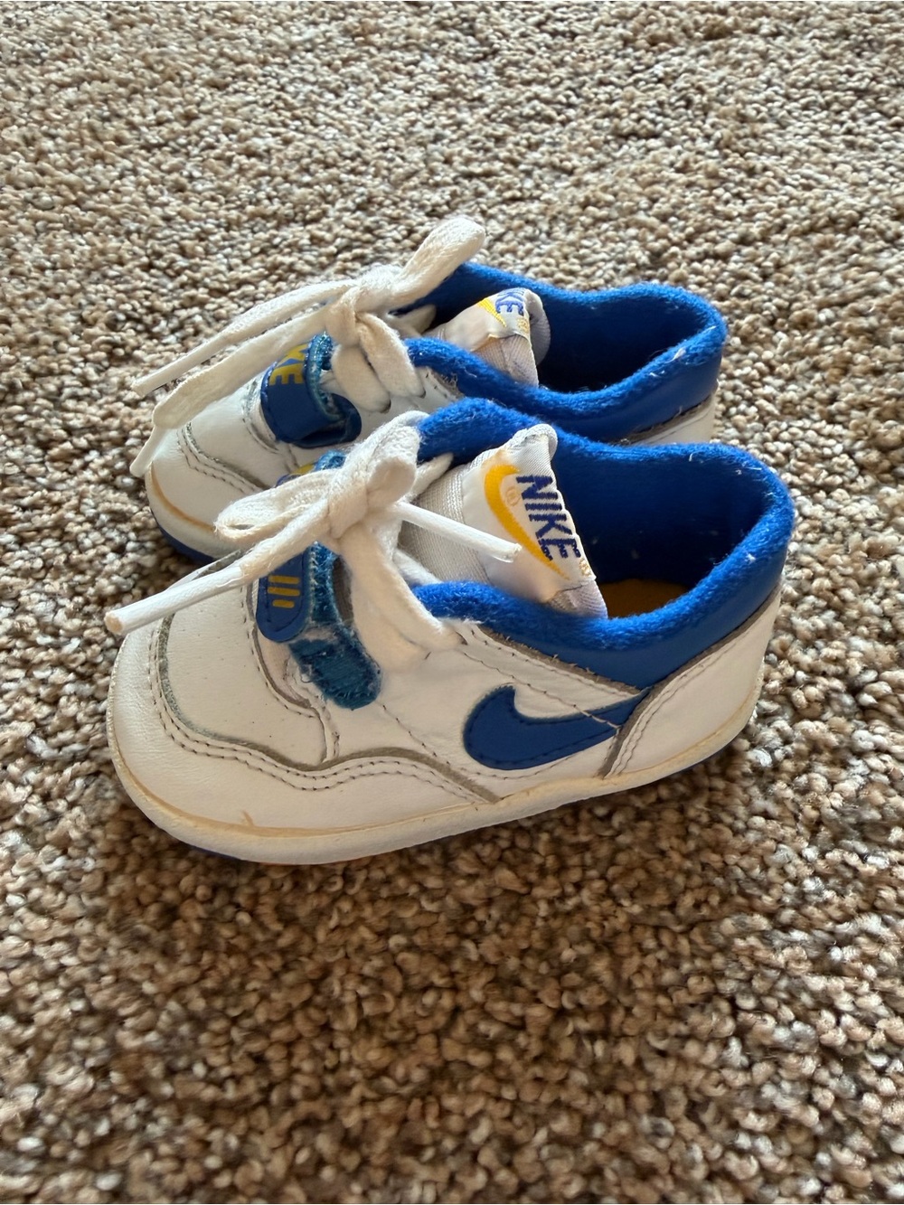 NIKE Vintage Royal Blue & White Sneakers - Picture 5 of 9